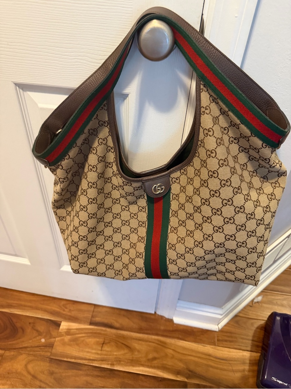 Gucci conilgio  Beige GG Canvas Shoulder Bag with Green-Red Stripe